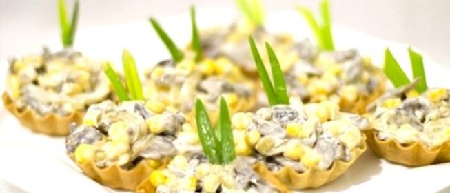Салат с грибами в тарталетках