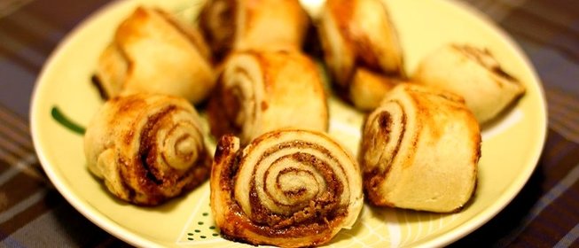 Слойки с сыром или с корицей