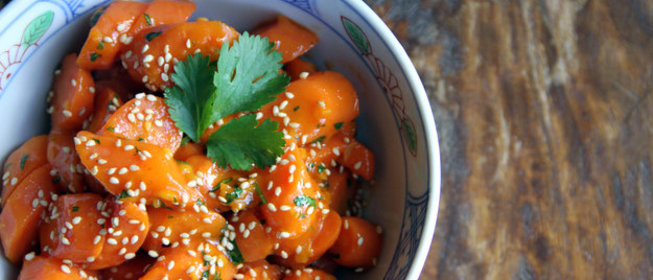 Морковные палочки в кунжуте