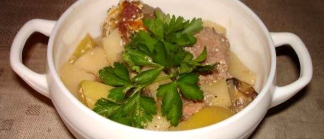 Картофель с фрикадельками