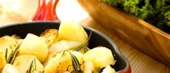 Картофель с огуречной травой