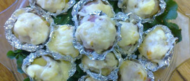 Картофель запеченный с начинкой из грецких орехов со сливочным сыром