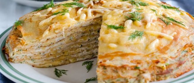 Блинный пирог с курицей и грибами