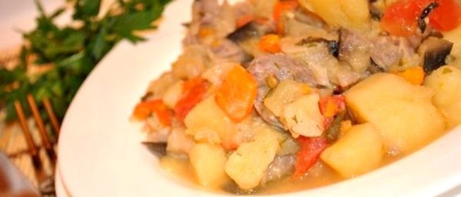 Картофель с мясом и овощами
