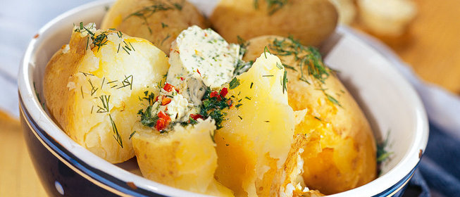 Молодой картофель с маслом