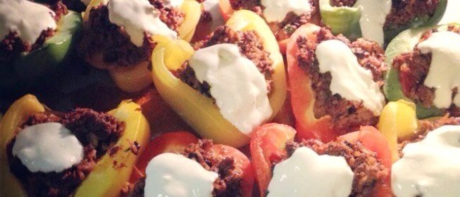 Перец, фаршированный бараньим и говяжьим фаршем