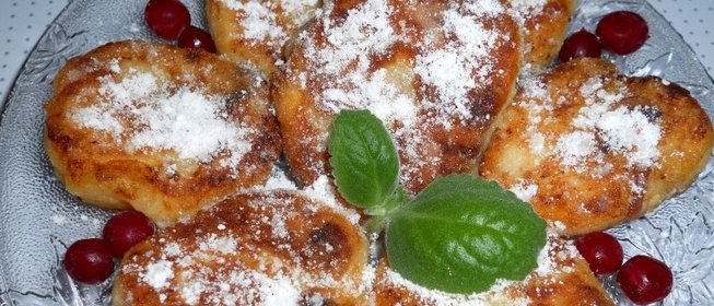 Сырники с сухофруктами и яблоком