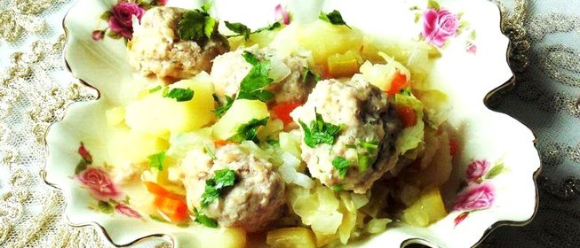 Овощное рагу с тефтелями