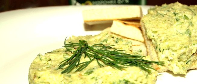 Паштет из лука-порея, яиц и орехов кешью