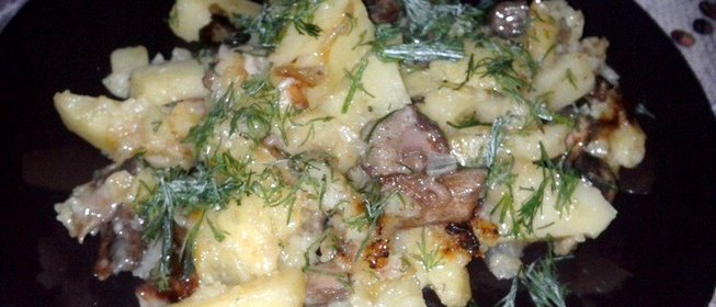 Жареный картофель с маслятами