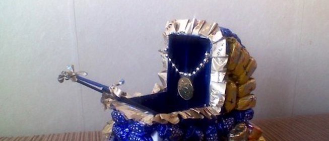 Коляска из конфет