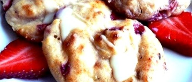 Сырники на сгущенке с клубникой и лавандой