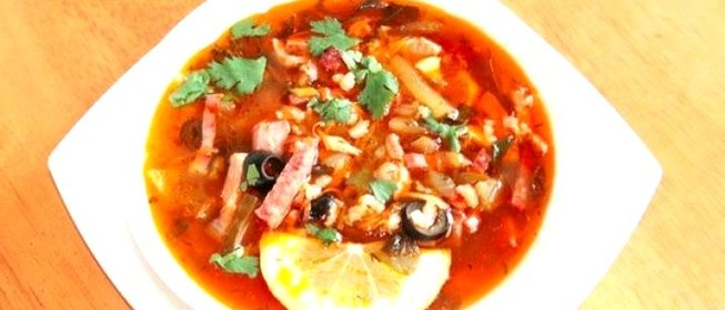 Солянка с томатной пастой