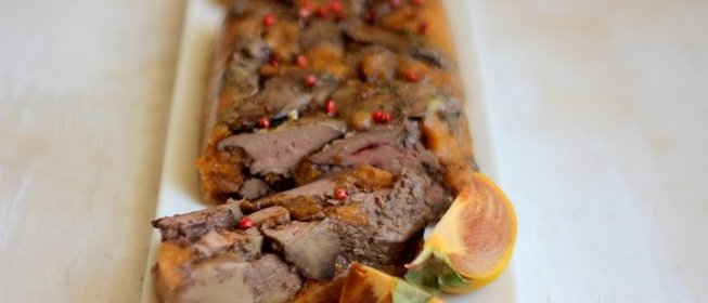 Террин из куриной печени с хурмой