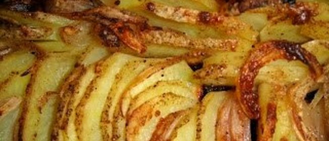 Картофель Гармошка с луком