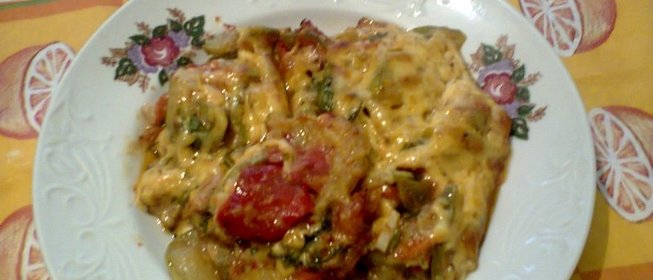 Овощное рагу под сырной шапкой