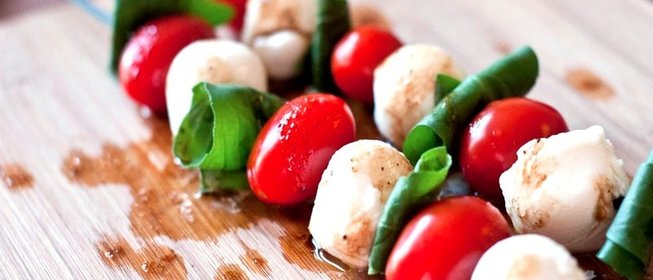 Капрезе на шпажках