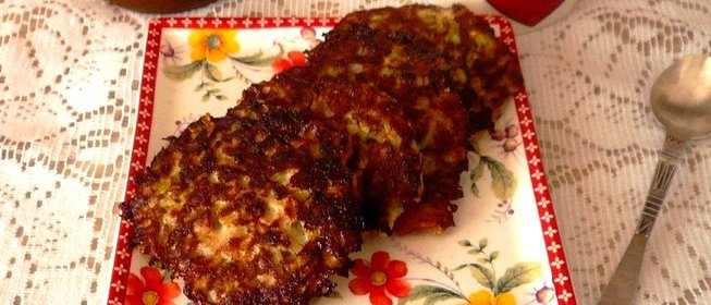 Кабачковые оладьи с яблоком