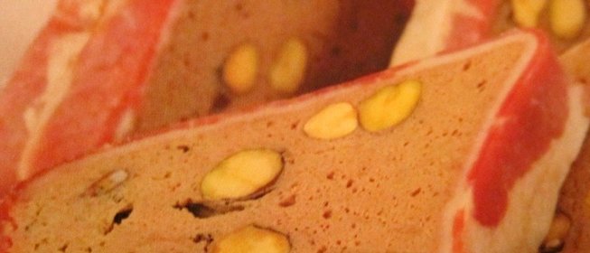 Террин из телячьей печени с фисташками