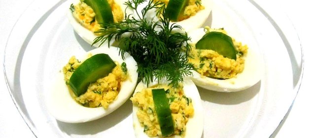 Яйца фаршированные по-весеннему