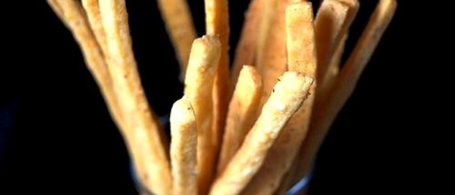 Сырные палочки из острого сыра