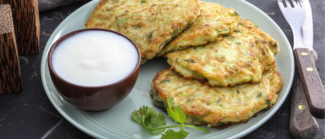 Кабачковые оладьи с чесноком