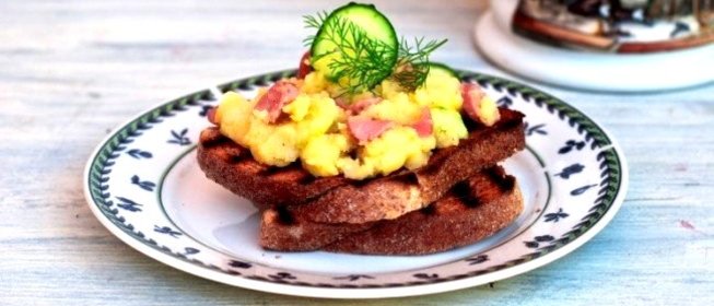 Брускетта с холодной фриттатой