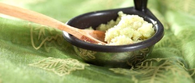 Печеный чеснок с оливковым маслом и тимьяном