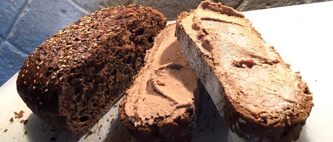 Печеночный паштет с кедровыми орешками