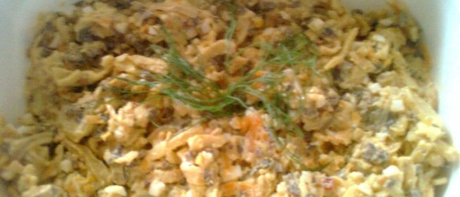 Салат с блинчиком и сердцем