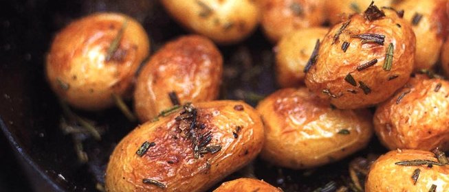 Запеченный картофель с розмарином