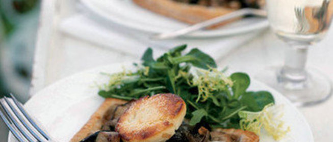 Тарталетки с грибами, козьим сыром и эстрагоном