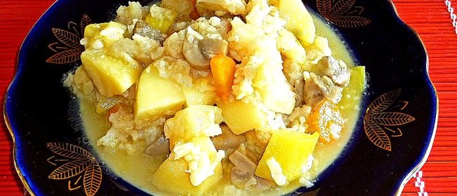 Овощное рагу из кабачков и цветной капусты с грибами