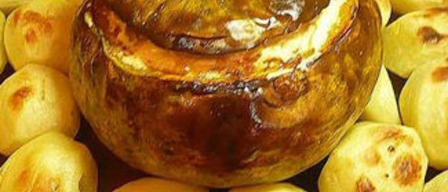 Тыква, фаршированная мясом и грибами с печеной картошкой