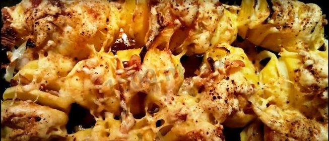 Картофель с беконом запеченный в духовке