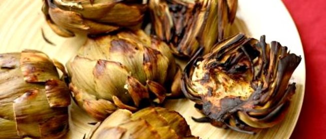 Жареные на гриле артишоки