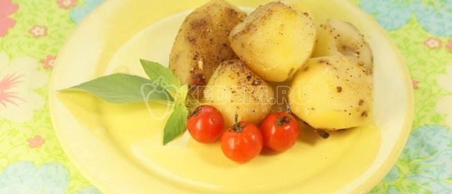 Молодой картофель запеченный в фольге со специями