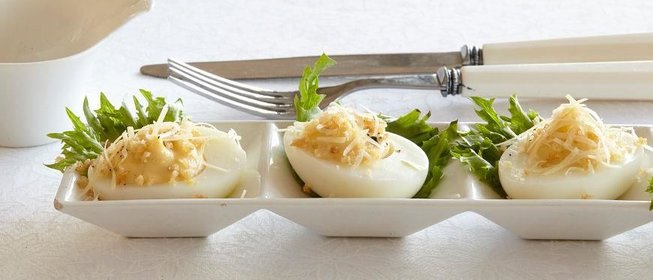 Фаршированные яйца Цезарь