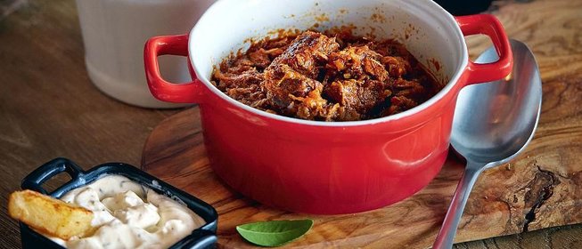 Кокинисто, мясное рагу с овощами