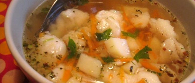 Суп из трески с морепродуктами и помидорами