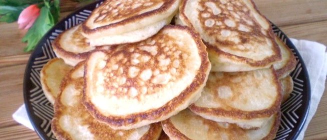 Дрожжевые оладьи на кефире