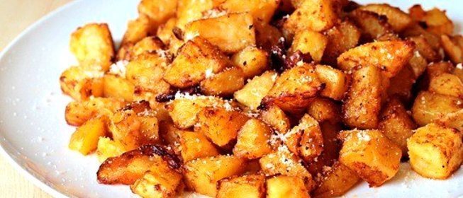 Жареный картофель с пармезаном