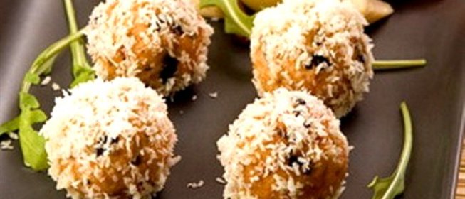 Лососевые шарики в кокосе