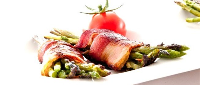 Спаржа с ветчиной