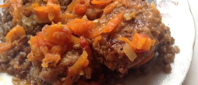 Фрикадельки с овощным рагу