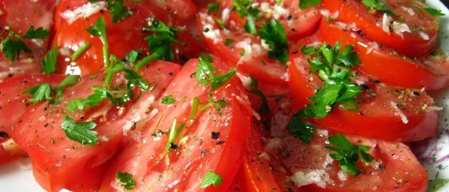Быстрая закуска из помидоров