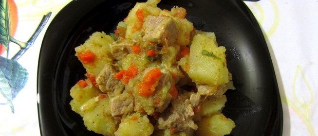 Картофельное рагу со свининой
