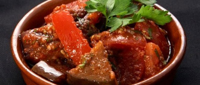 Баклажаны в томатном соусе