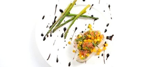 Тунец в травах и кориандре