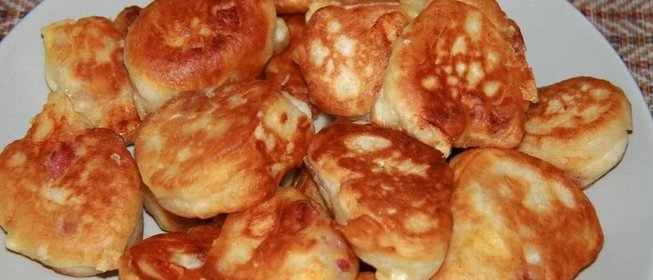 Оладьи с сыром и колбасой